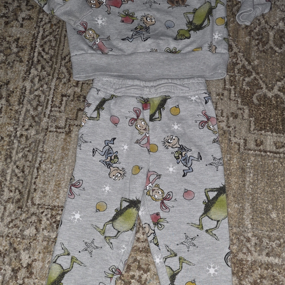 Baby clothes. General neutral. Size 2T. The Grinch.